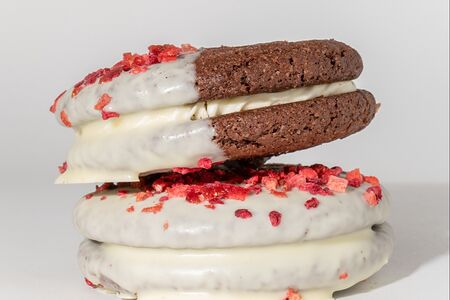 Вупи пай с малиной в белом шоколаде