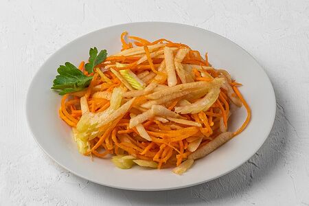 Салат с грушей и морковью