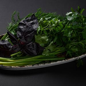 Ассорти из свежей зелени