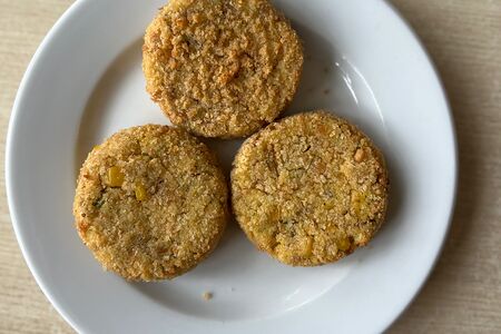 Котлета с пшеном и кукурузой