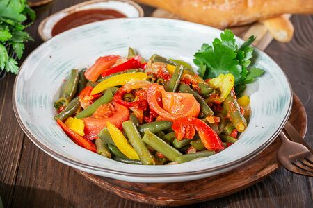 Фасоль с овощами