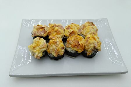 Запеченный ролл с беконом