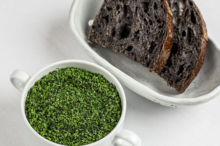 Coddled eggs, зелень