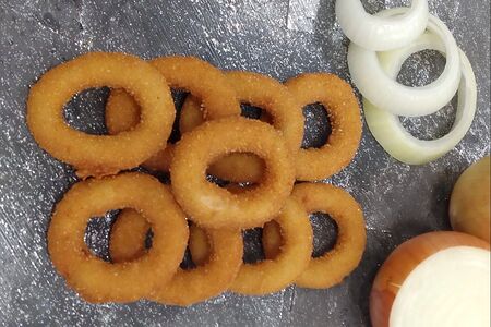 Луковые кольца в панировке