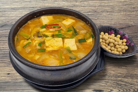 Твенджан ччигэ суп на пасте твендян