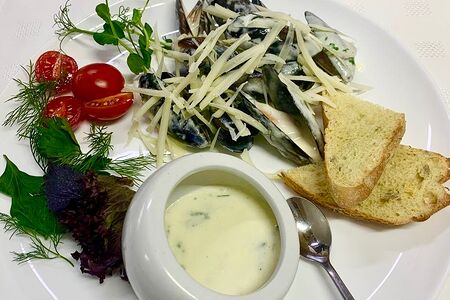 Мидии со сливочным соусом