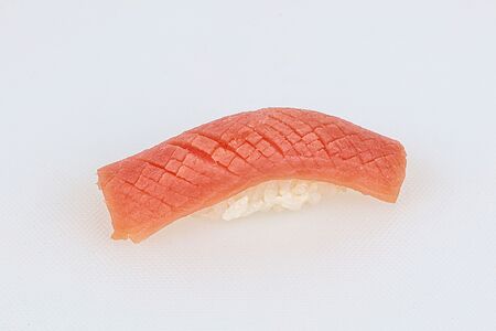 Суши с тунцом