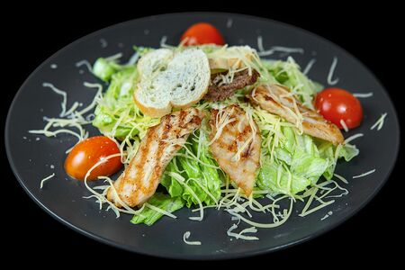 Салат Цезарь с куриной грудкой