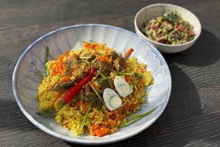 Плов в казане на костре