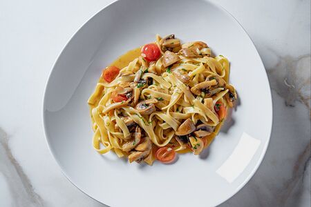 Тальятелле с вешенками и шампиньонами