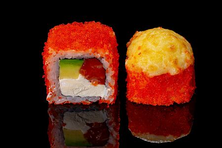 Запеченный ролл с лососем