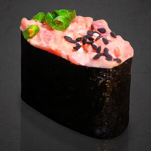 Гункан с тунцом