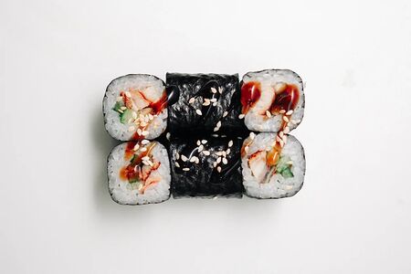 Ролл Унаги маки