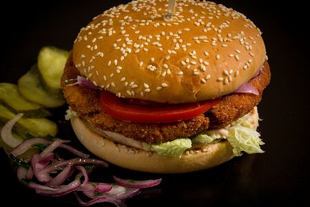 Куриный бургер