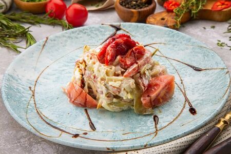 Салат с копченной курицей