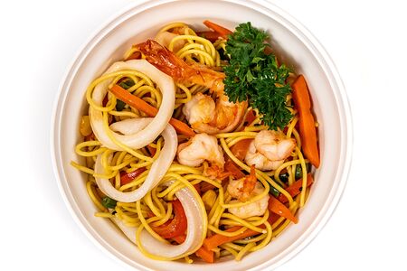 Лапша с креветками и кальмаром