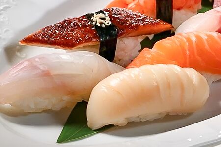 Нигири с креветкой карабинерос