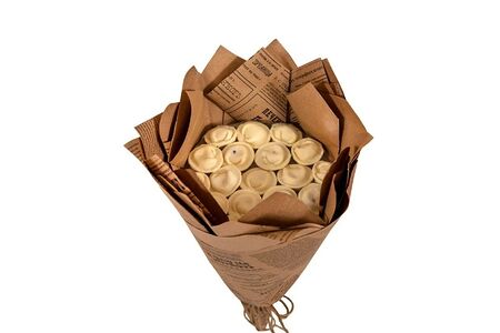 Букет из шоколадных пельменей ассорти миндаль-фундук