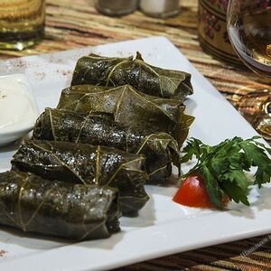 Долма в винoградных листьях