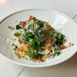 Салат с артишоками и пекорино