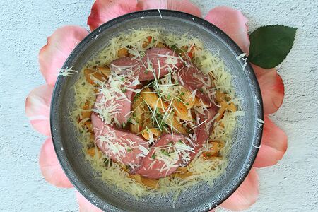 Паста Арабьята с ростбифом