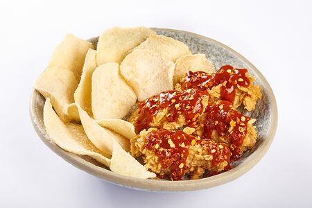 Крылья чили c сырными чипсами