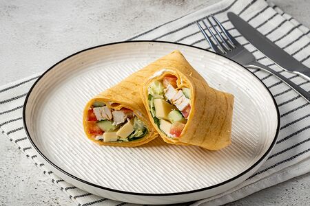 Ролл с курицей