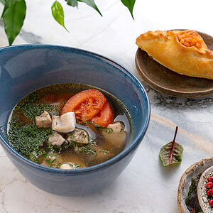 Уха из осетрины и черной трески