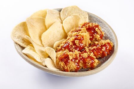 Крылья BBQ с сырными чипсами