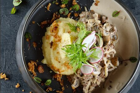 Бефстроганов с грибами