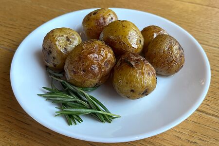 Картофель бэби с розмарином