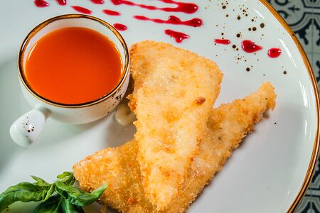 Жареный сыр Бри