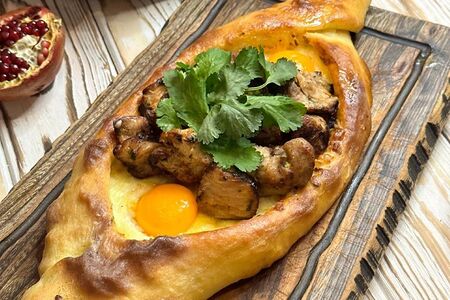 Хачапури с мясом и зеленью