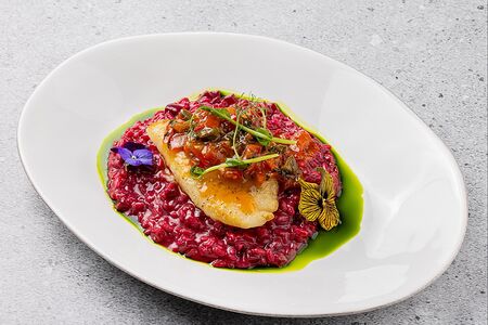 Палтус со свекольным ризотто