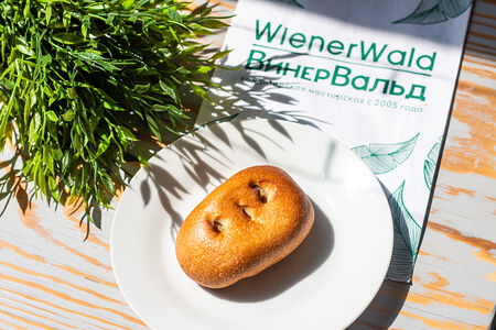 Пирожок печеный с картофелем и опятами