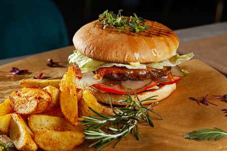 Бургер с говядиной с айдахо