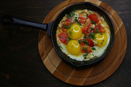 Яичница с помидорами