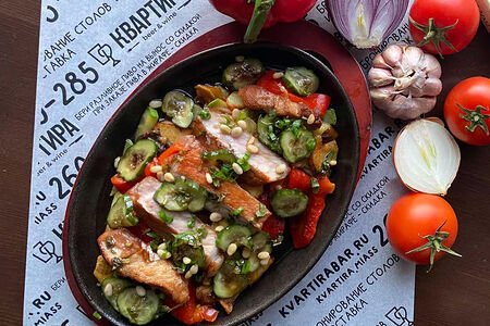 Сковородка с пряной свининой