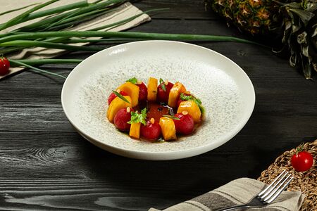 Закуска Кимчи с томатами и ананасом