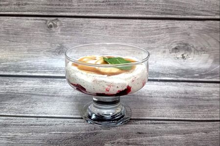 Десерт вишневый Сандвикен