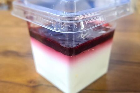 Панна котта смородиновая