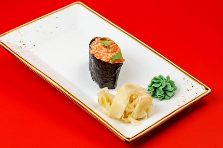 Гункан с креветкой