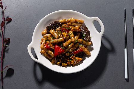 Токпокки с перечной говядиной