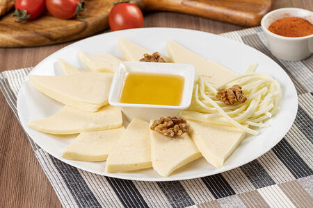 Ассорти грузинских сыров