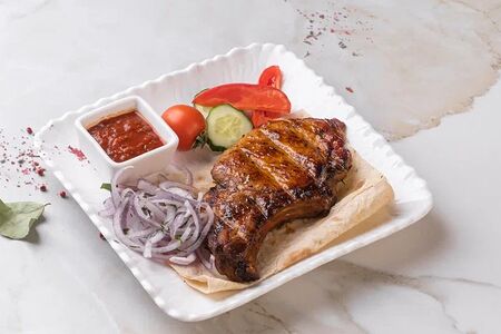 Свиная корейка на углях