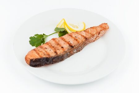 Стейк из семги на гриле