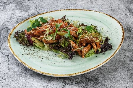 Салат с баклажанами и овощами