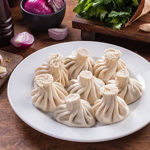 Хинкали со свининой и зеленью