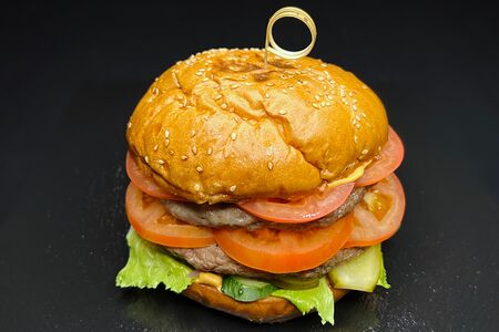 Бургер Сербская Плескавица с двойной котлетой