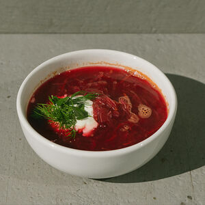 Борщ с фасолью и кешью-йогуртом